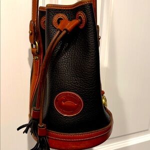 Vintage Dooney & Bourke All-Weather Leather drawstring bucket bag
